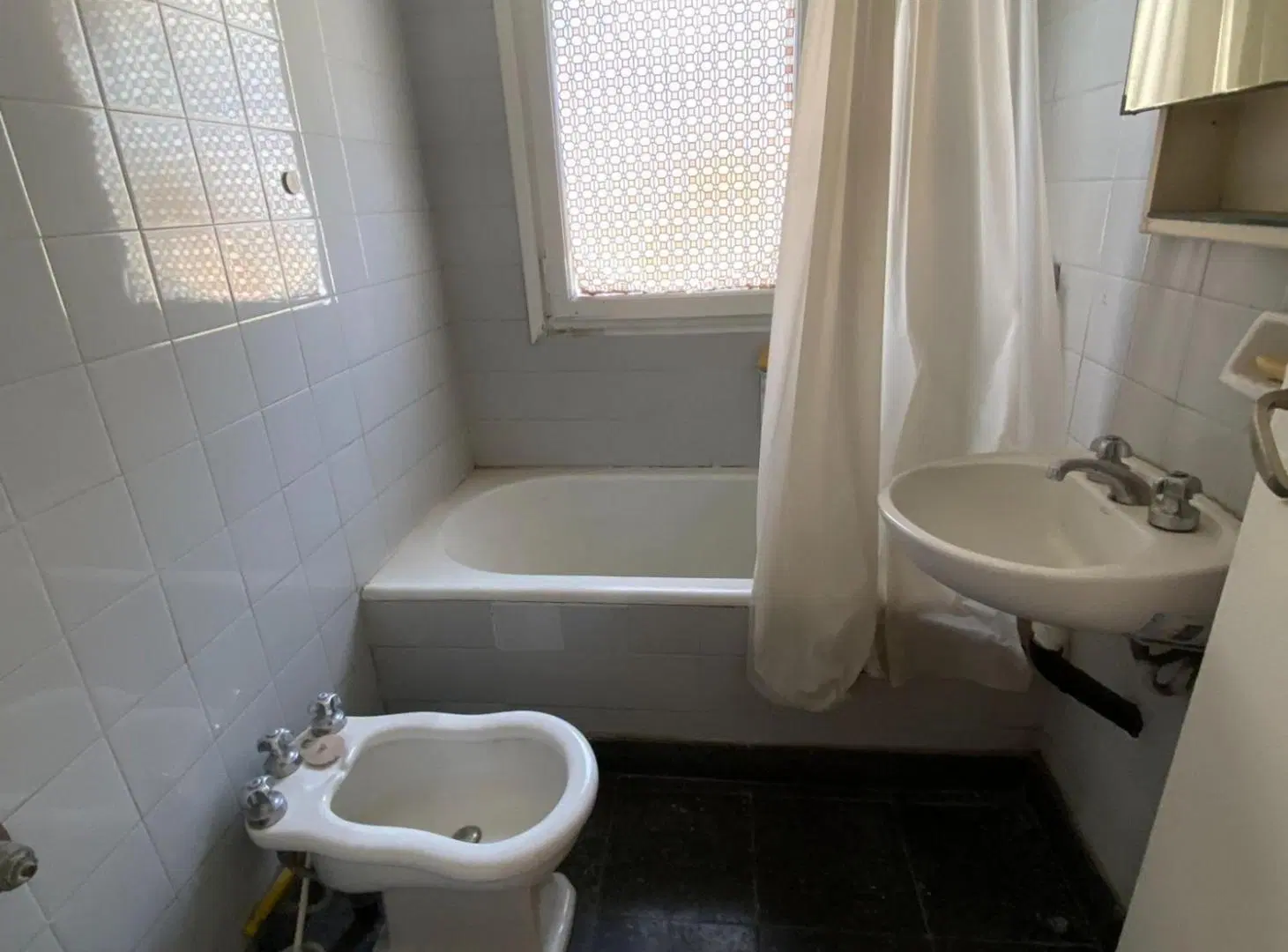 DEPARTAMENTO  4 AMBIENTES C/DEP VENTA BALVANERA 3