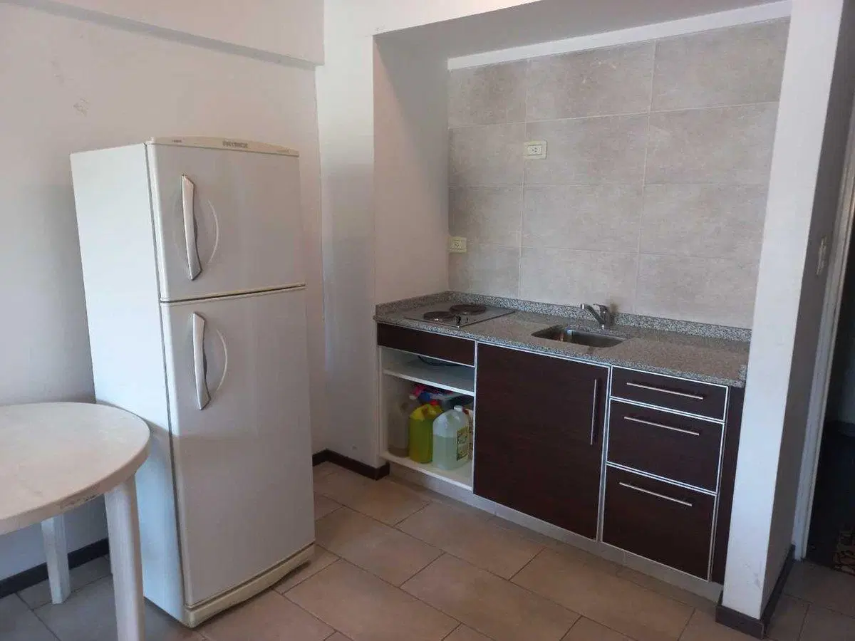Monoambiente a la venta en Almagro,  con cochera. 5