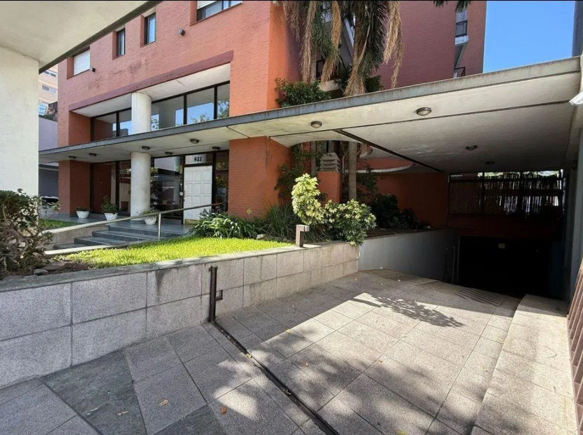 Dep 2 amb en venta San Isidro con cochera y balcón 3
