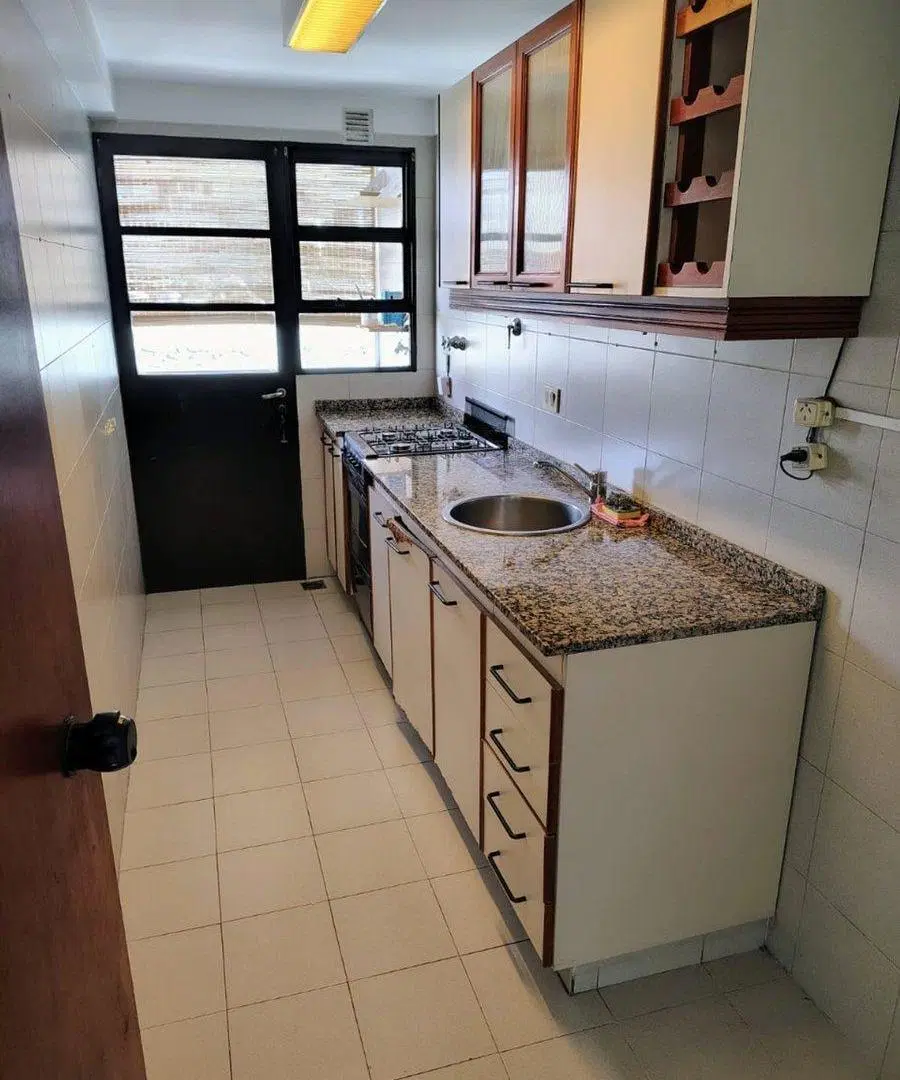 Dep 2 amb en venta San Isidro con cochera y balcón 2