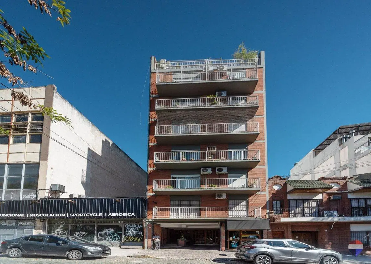 venta departamento 2 amb con patio y baulera 4