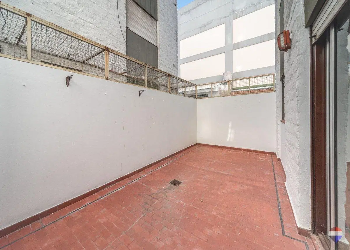 venta departamento 2 amb con patio y baulera 2