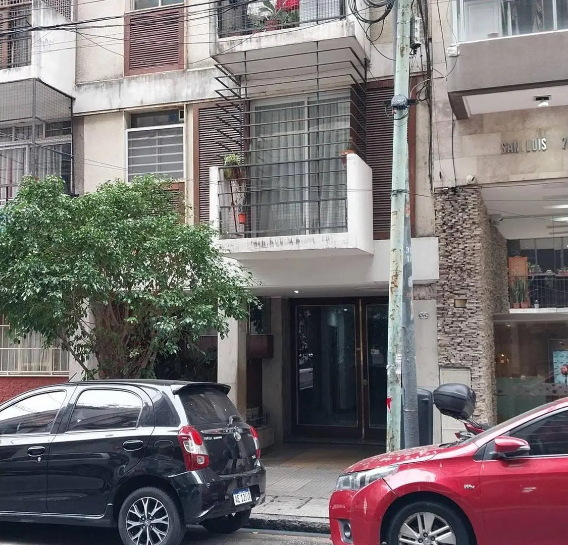 Alquiler monoambiente Balvanera P. 9 amplio balcón 2