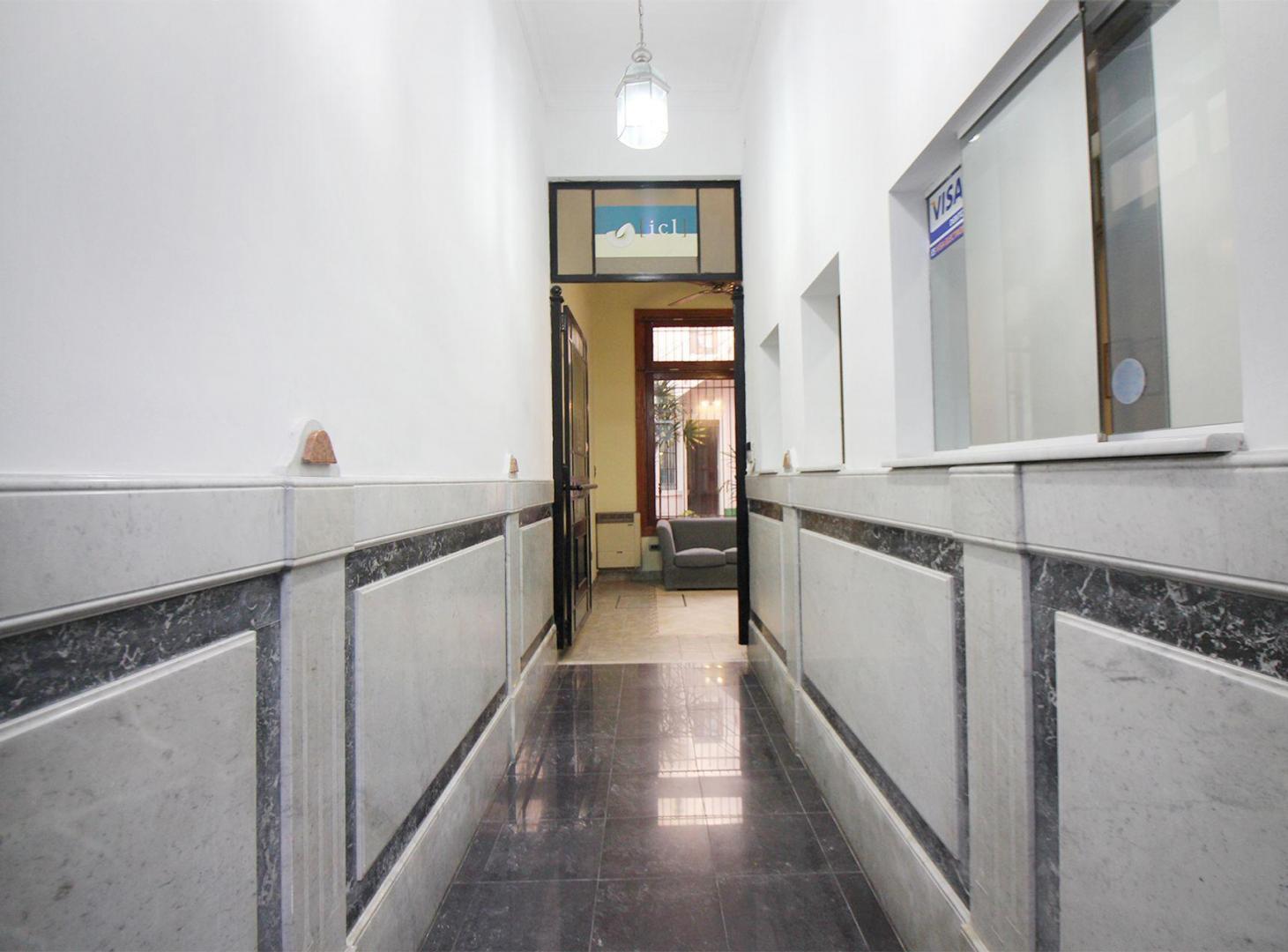 Venta CASA 6 AMBIENTES con Gran terraza Paternal