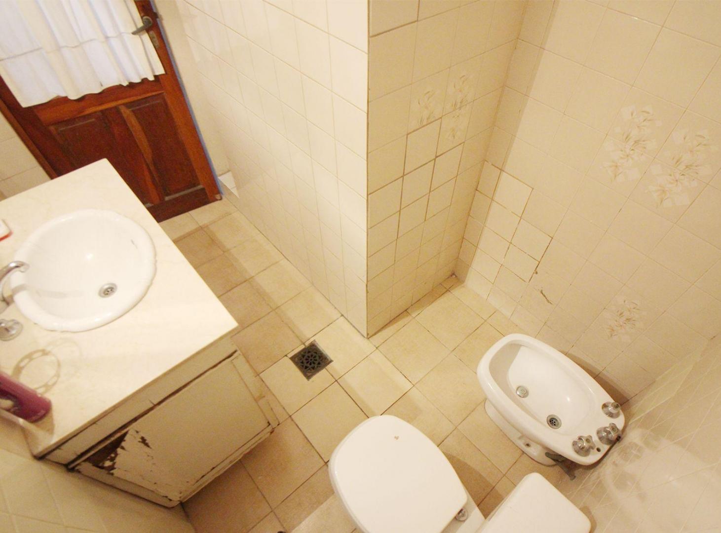 Venta CASA 6 AMBIENTES con Gran terraza Paternal
