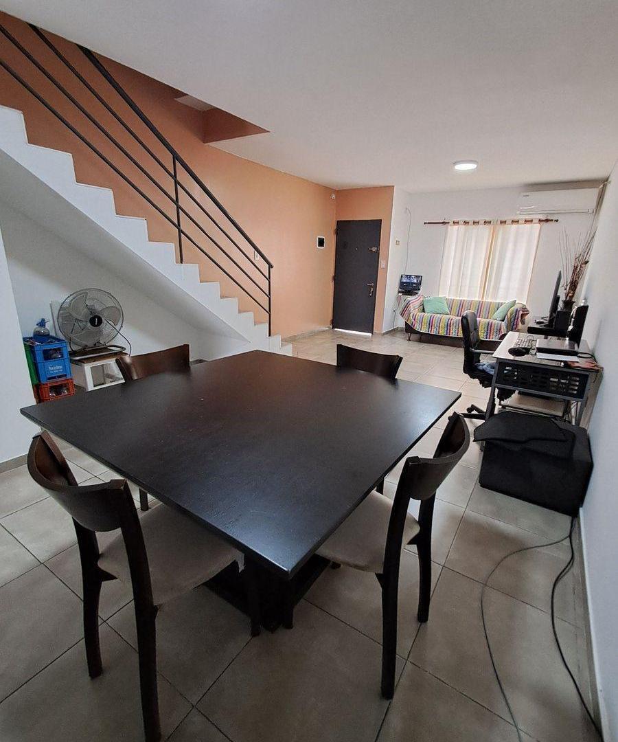 VENTA DUPLEX EEUU 1000 4 AMB COCHERA FLORIDA OESTE