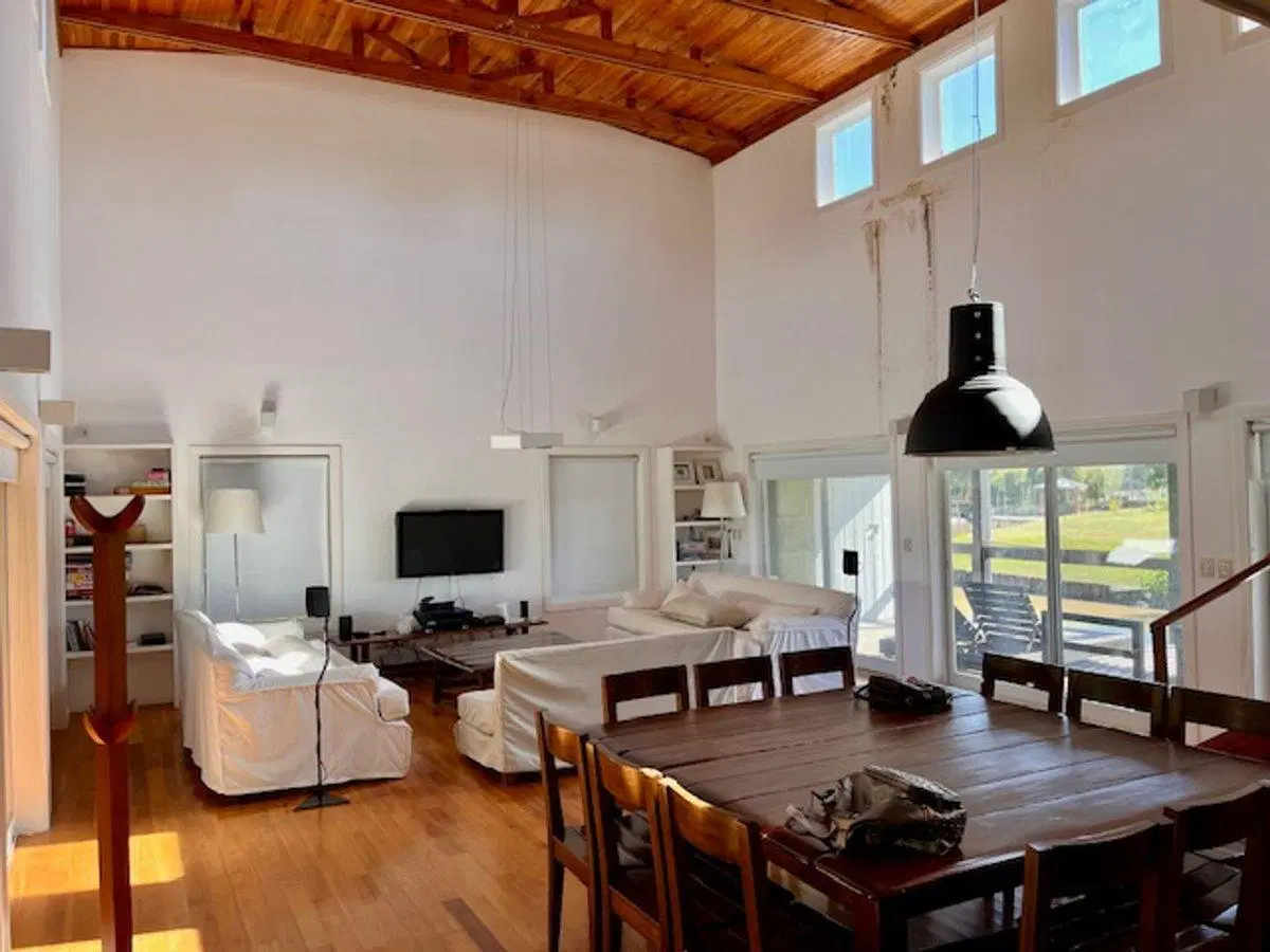 CASA 5 AMB VENTA EN ISLA DEL ESTE.QUINCHO AMARRA 8