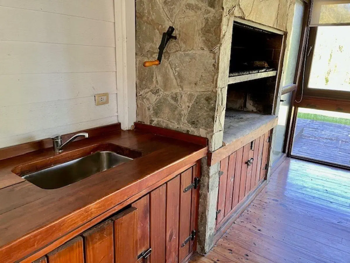 CASA 5 AMB VENTA EN ISLA DEL ESTE.QUINCHO AMARRA 4