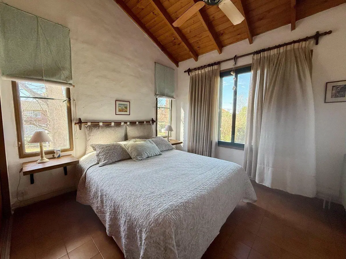 Casa 5 ambientes en venta Country La Martona 3