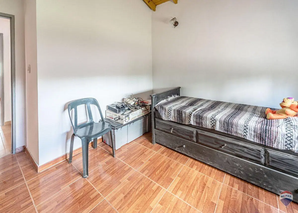 CASA EN VENTA SOBRE GRAN LOTE - LA LONJA - PILAR 3
