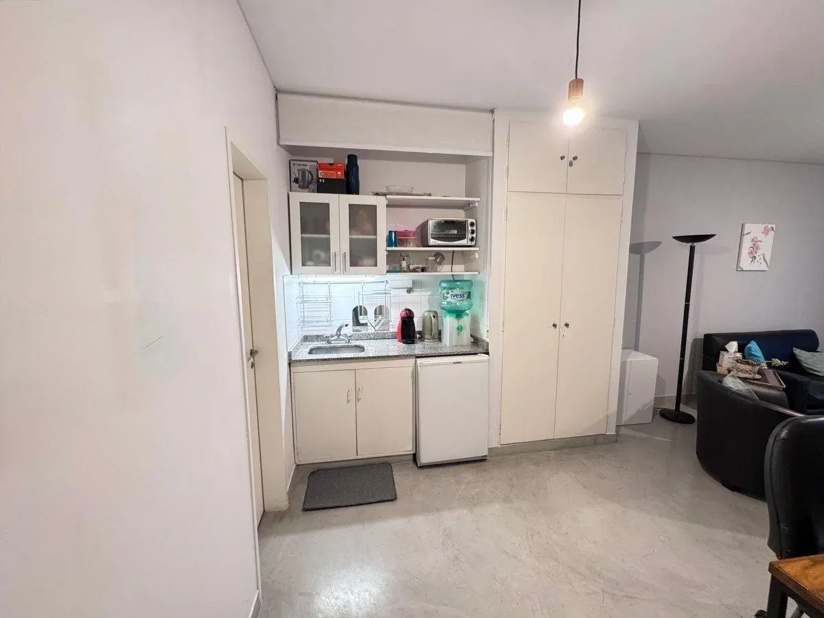 Monoambiente en venta en Colegiales al frente 3
