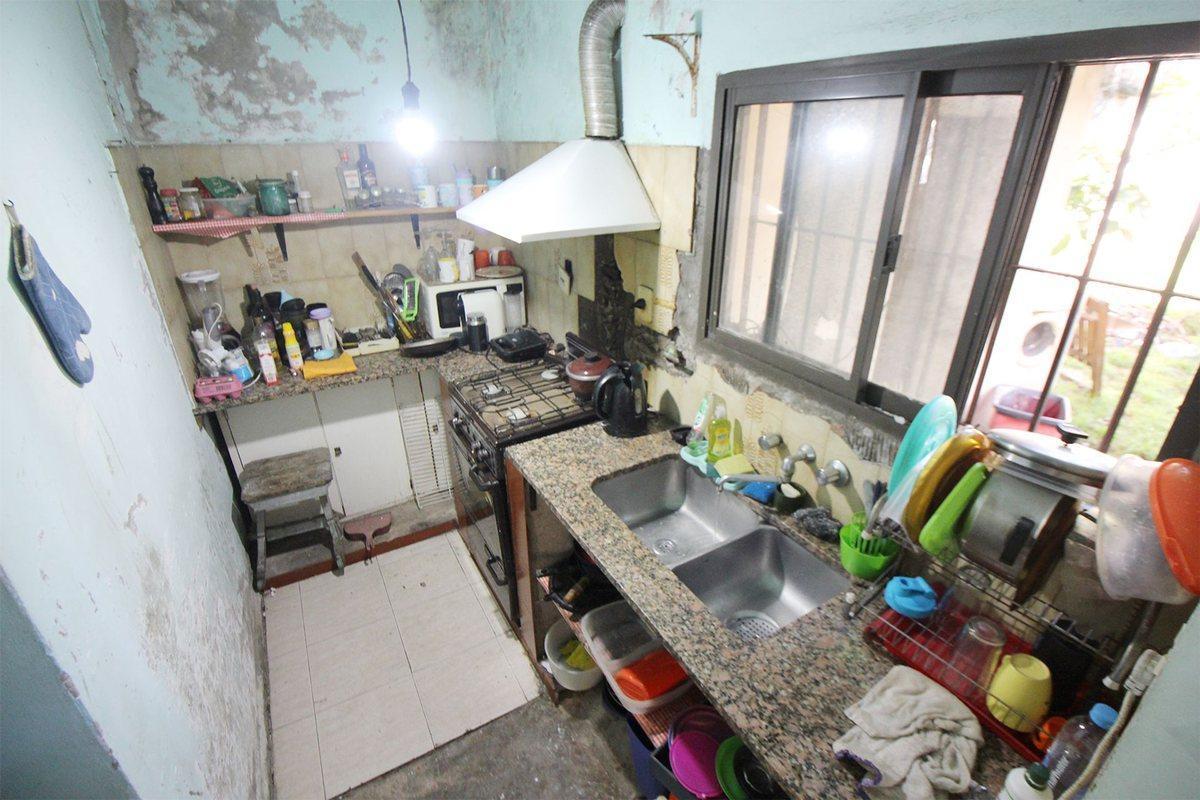 Foto de CASA 5 AMB CON GRAN JARDÍN Y PILETA LOTE PROPIO, imagen 5