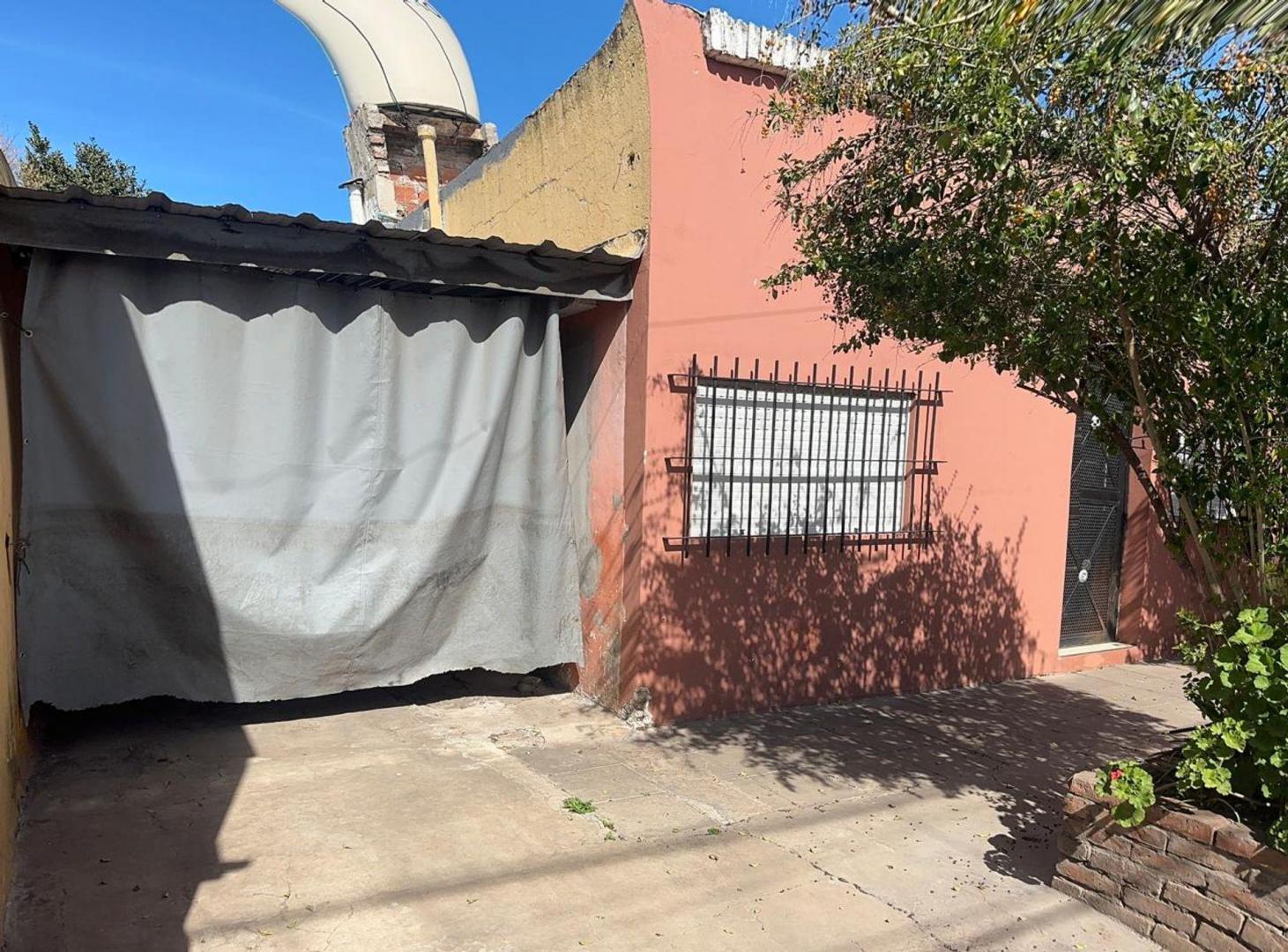 Casa 4 amb en alquiler Libertad Merlo cochera jard