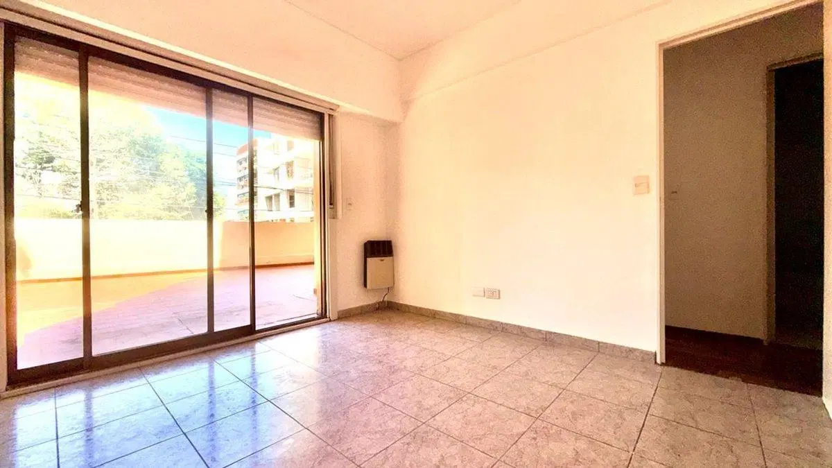 VENTA DEPTO 3 AMB COCHERA FIJA DESC  AVELLANEDA 4