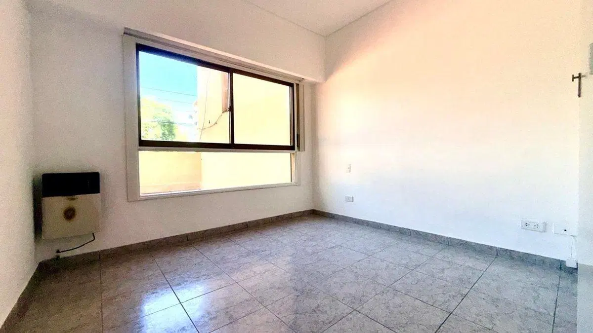 VENTA DEPTO 3 AMB COCHERA FIJA DESC  AVELLANEDA 8