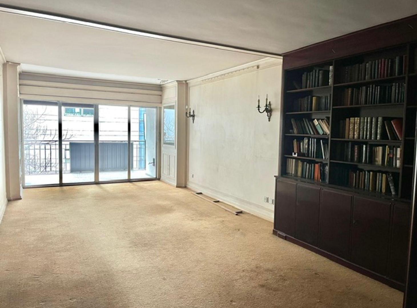 VENTA DPTO 6 AMB BALCON COCH RETIRO A REFACCIONAR