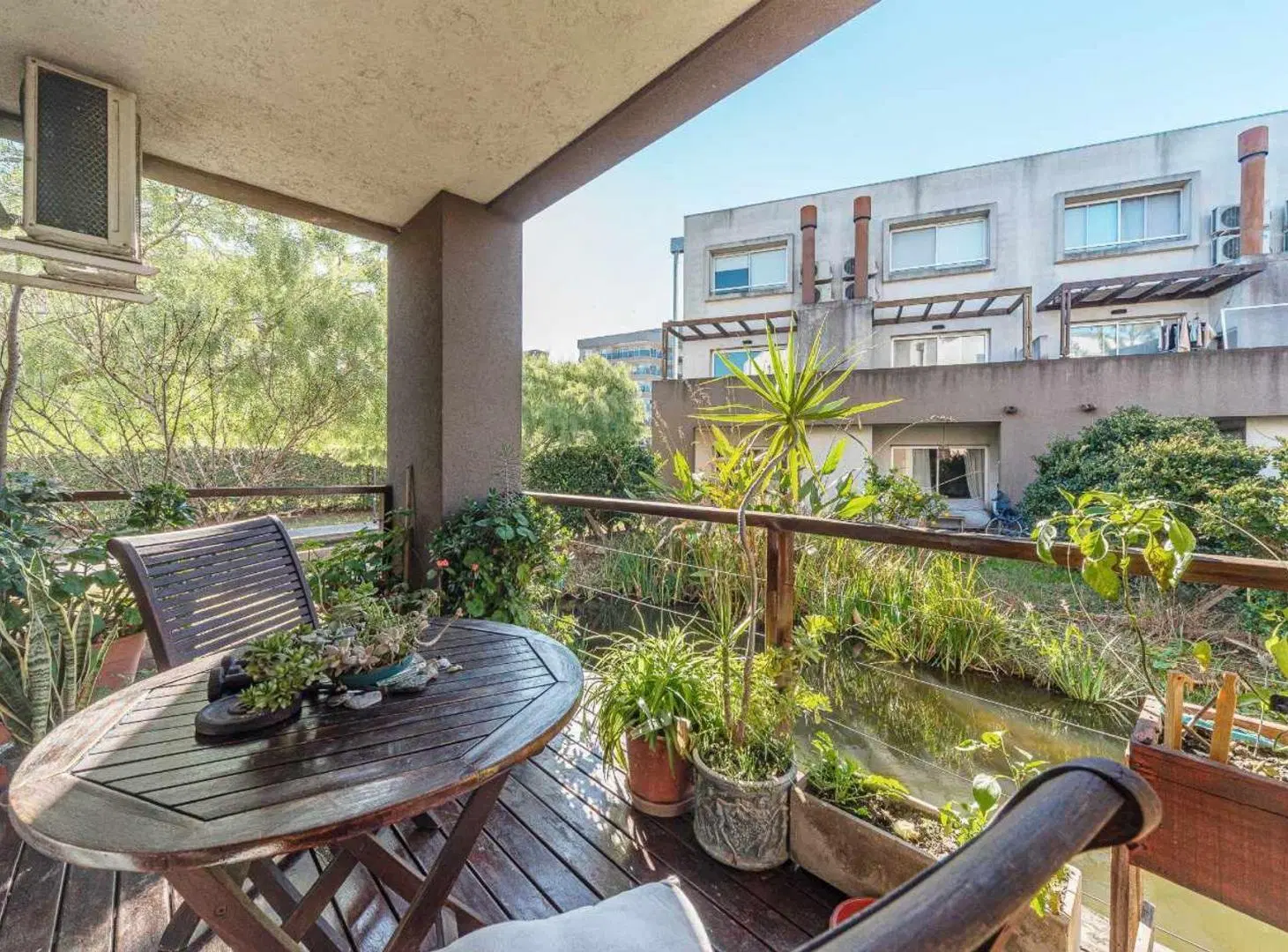 VENTA CASA 4 AM.  BARRIO SENDERO NORDELTA 4