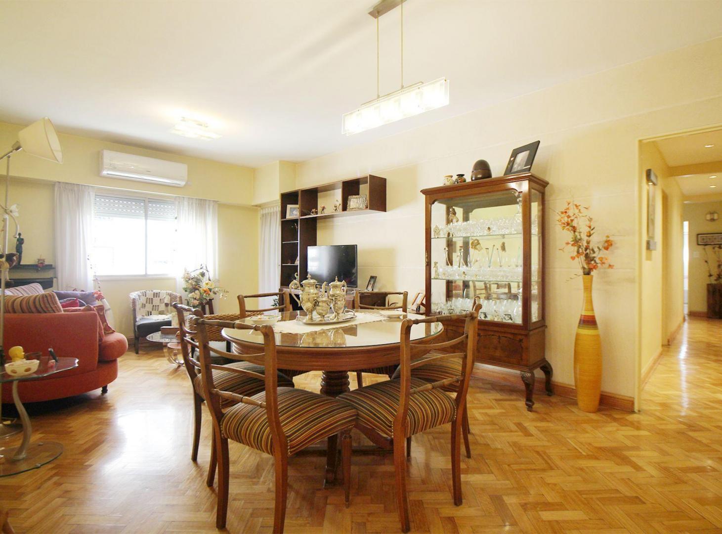 VENTA 4 AMBIENTES FLORESTA MONTE CASTRO COCHERA