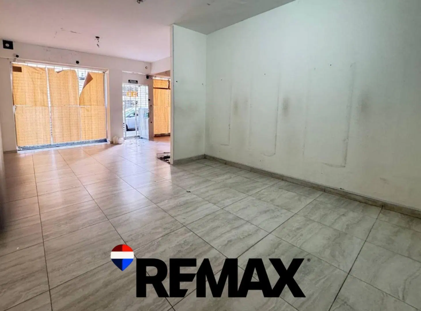 VENTA DOS LOCALES COMERCIALES 66 M2 VILLA DEVOTO 3