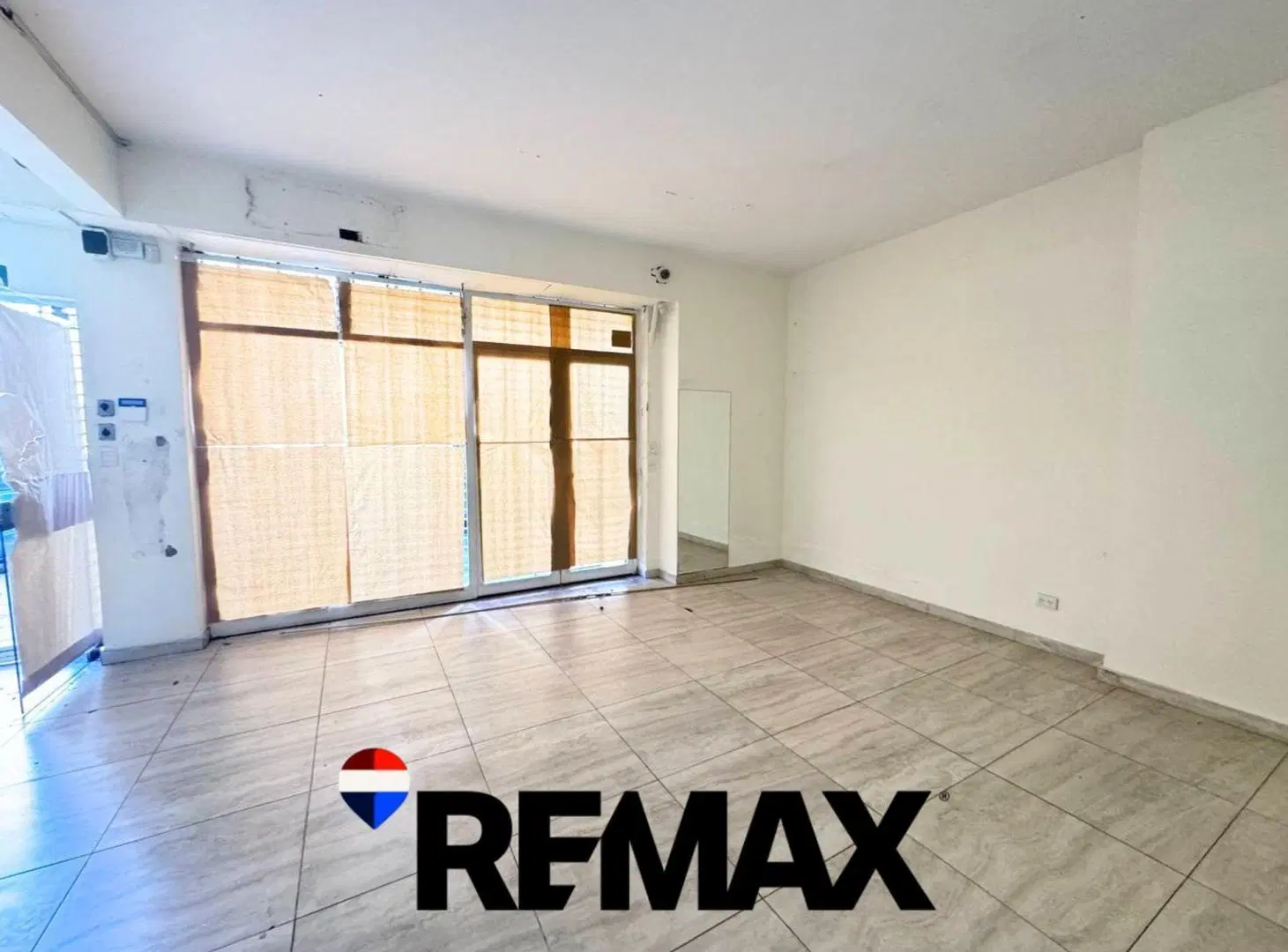 VENTA DOS LOCALES COMERCIALES 66 M2 VILLA DEVOTO 5