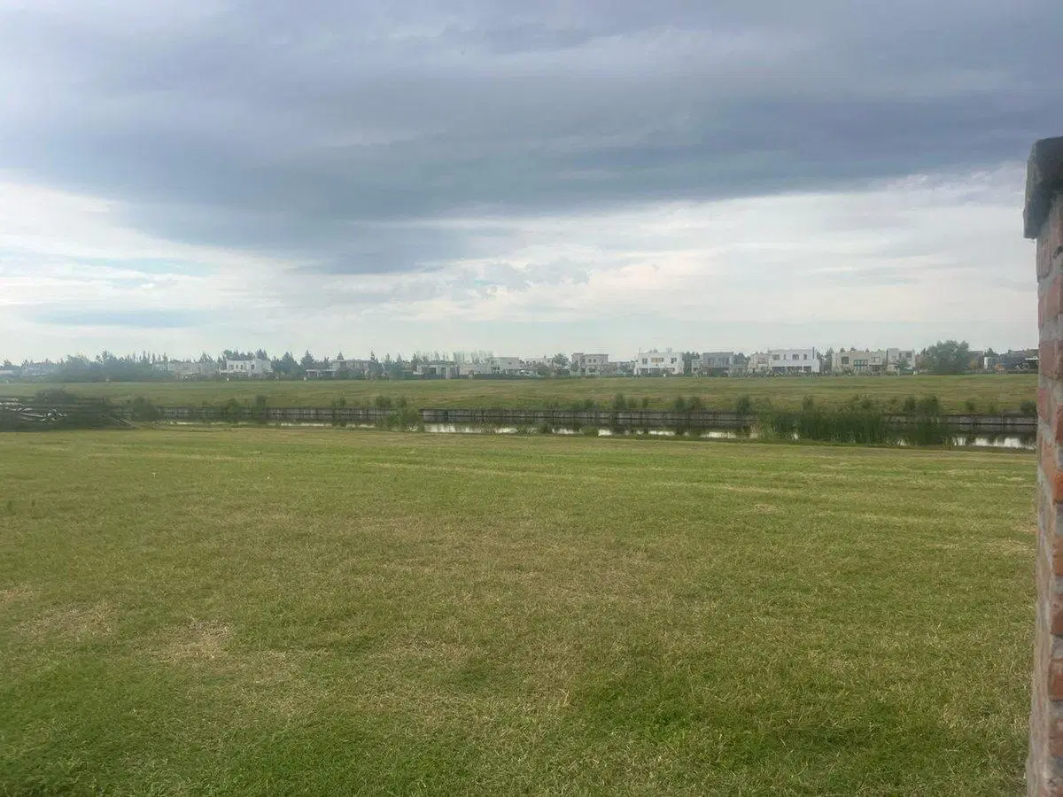 VENTA LOTE VISTA AL AGUA BARRIO CERRADO EL NAUDIR 2