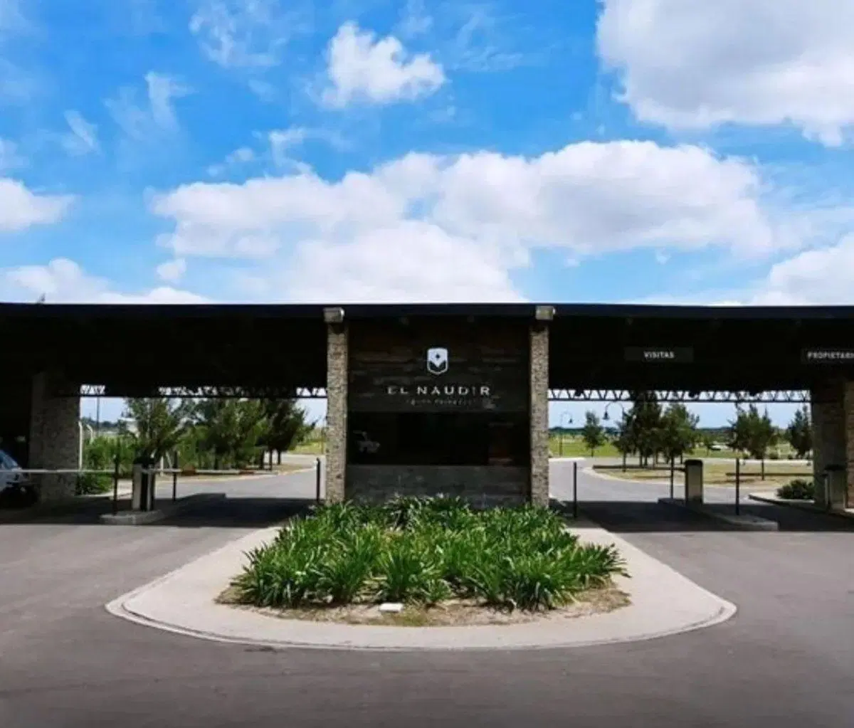 VENTA LOTE VISTA AL AGUA BARRIO CERRADO EL NAUDIR 4