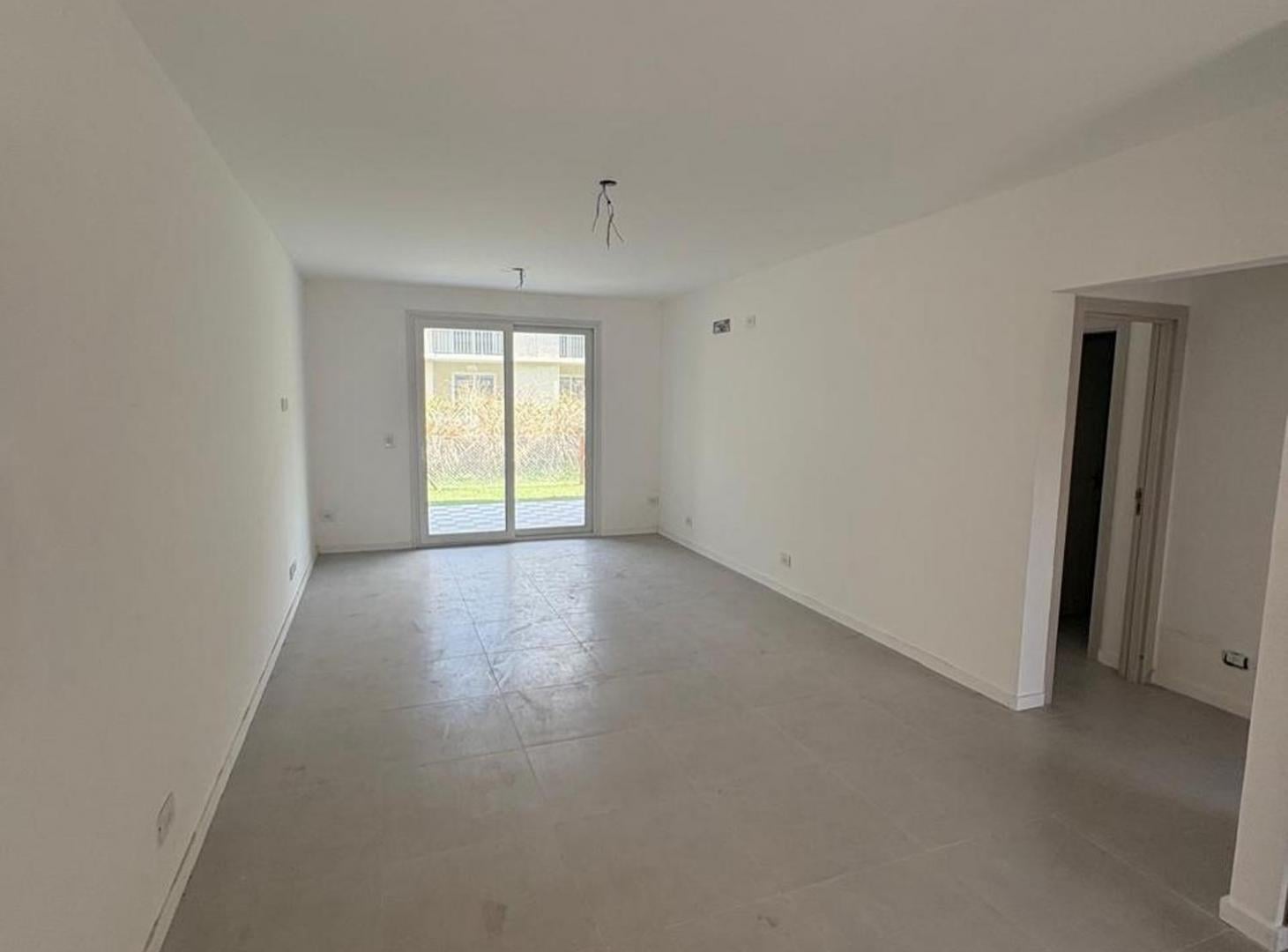Venta departamento 3 ambientes jardin coch. pilar.