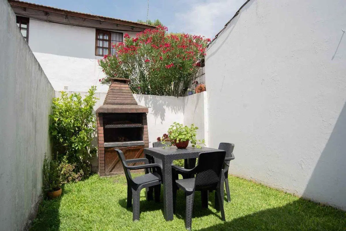 TRIPLEX 3 AMB. CON PATIO Y COCHERA EN CASTELAR 5