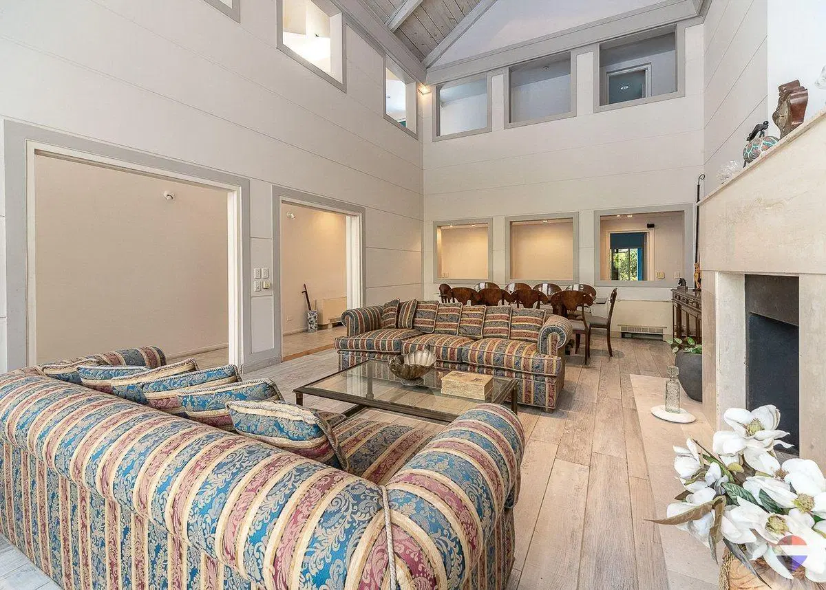 VENTA CASA 7 SUITES PILETAS FINANCIACION ESCOBAR 3