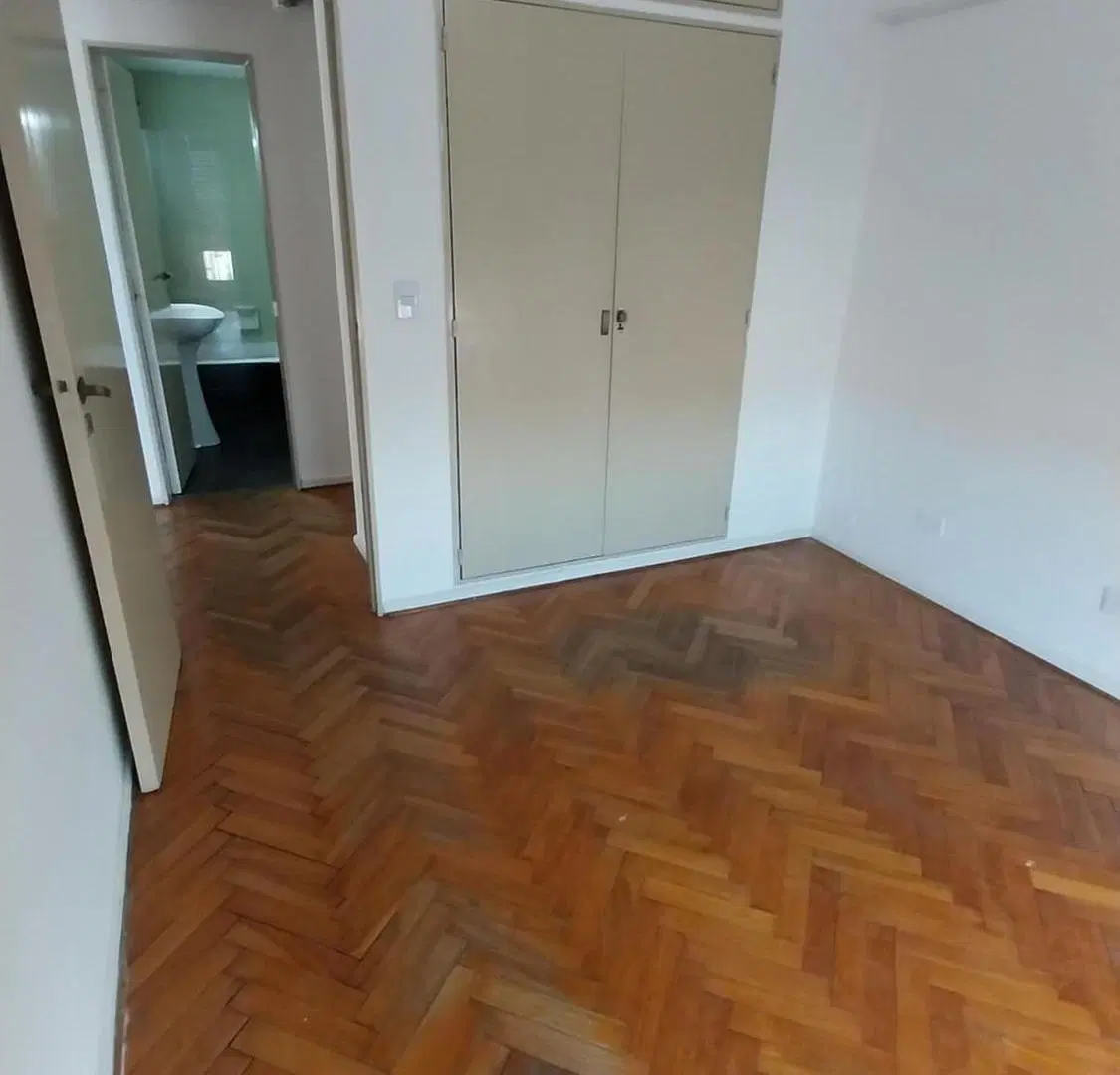 Departamento 4 ambientes en venta en Wilde 3