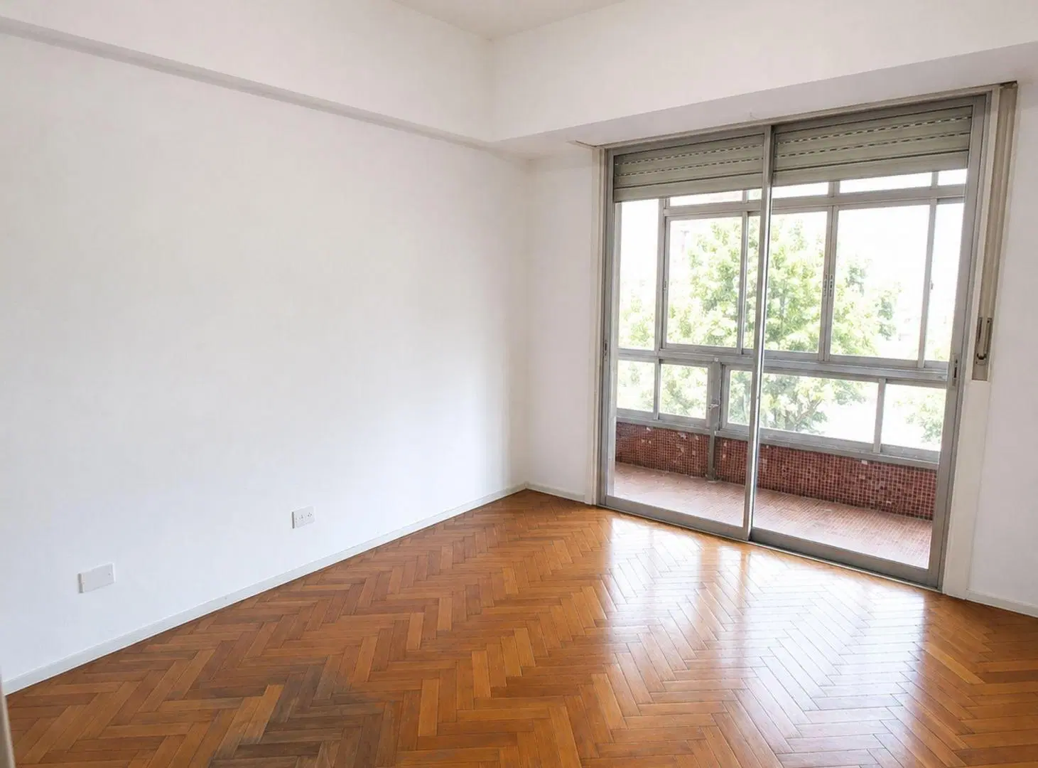 Departamento 4 ambientes en venta en Wilde 2