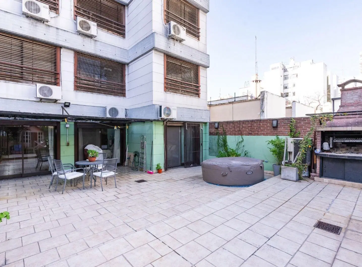 VENTA BELGRANO PISO 4 AMB JARDIN PATIO 2 COCH 4