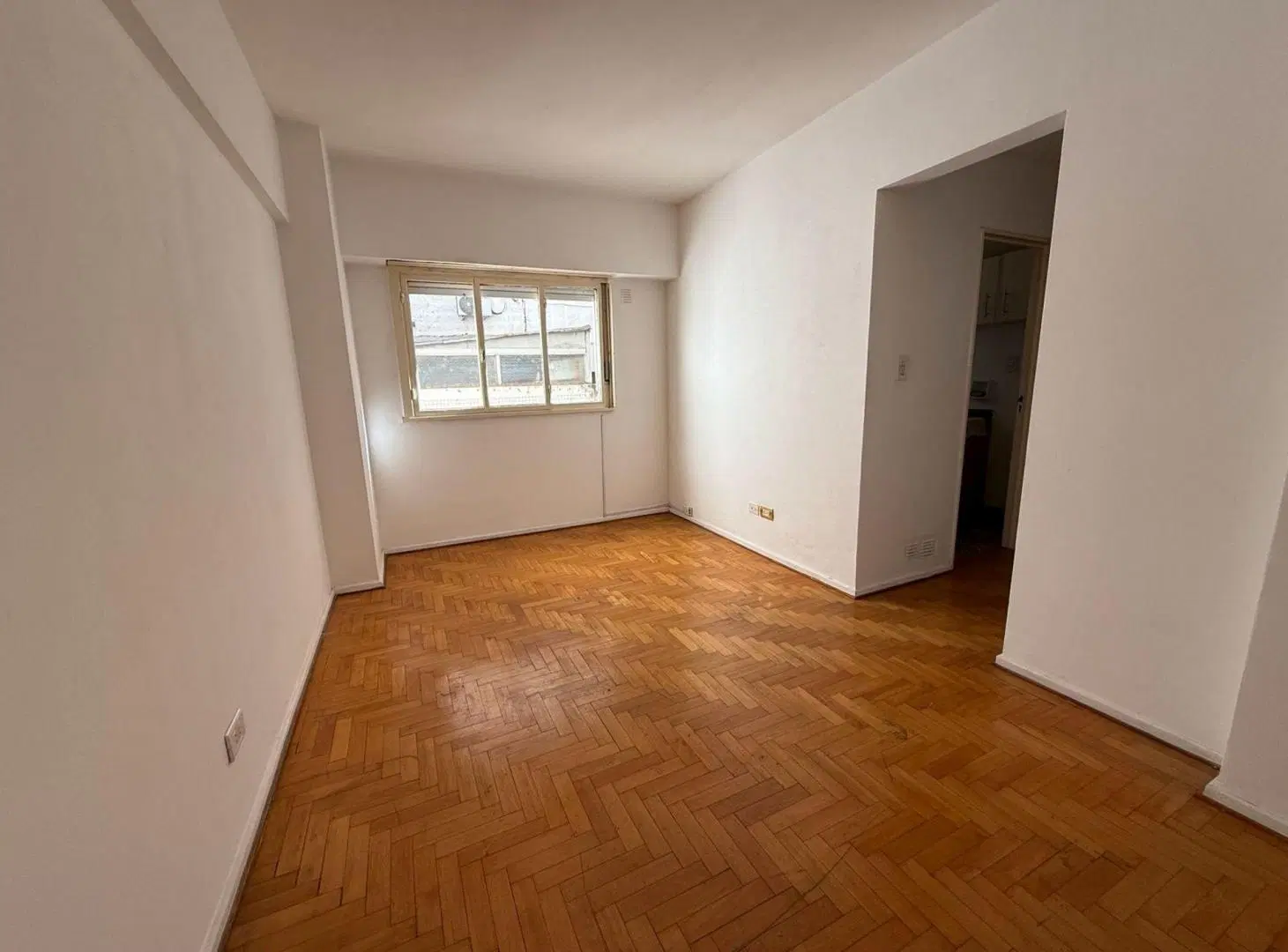 VENTA DEPARTAMENTO 2 AMBIENTES A REFACC COLEGIALES 4