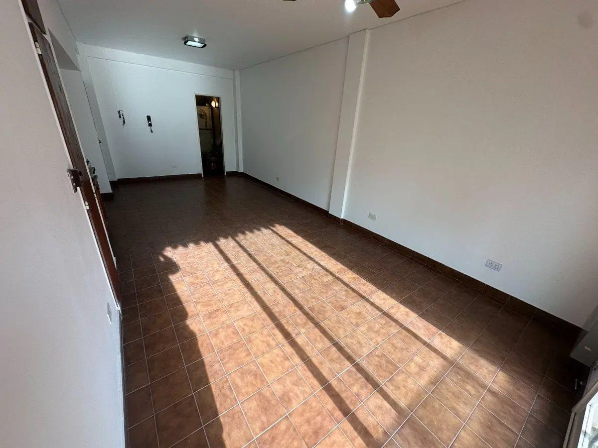 ALQUILER MONOAMBIENTE RAMOS MEJIA CON BALCON 4