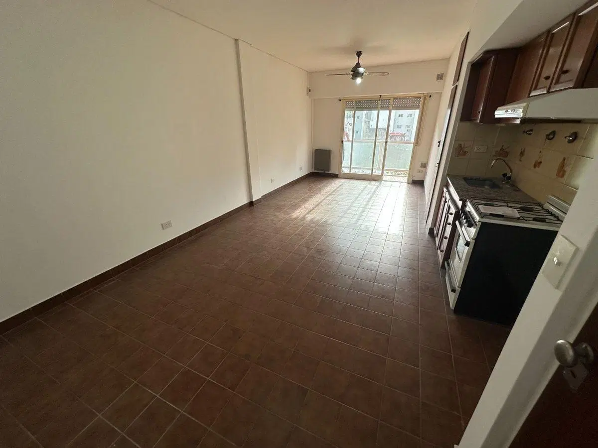 ALQUILER MONOAMBIENTE RAMOS MEJIA CON BALCON 2