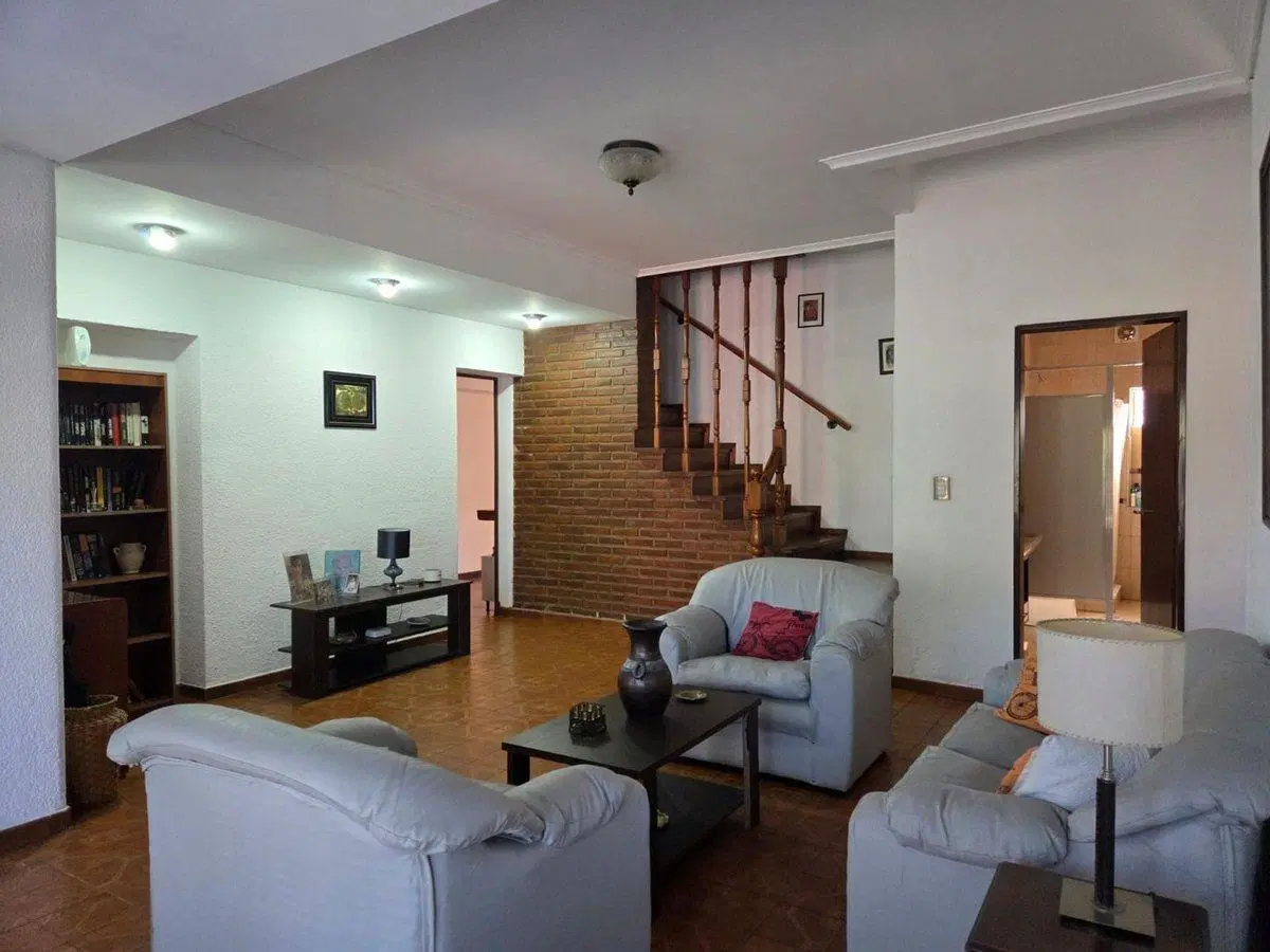 Venta casa 6 ambientes en Haedo 2