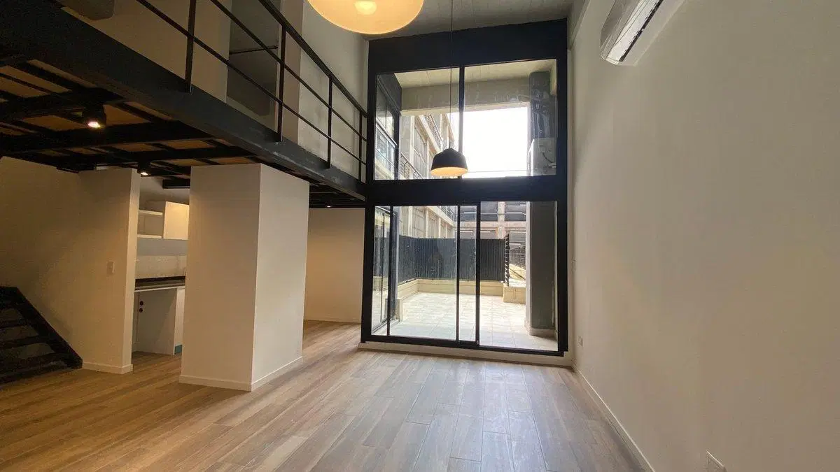 Departamento duplex en venta en La Boca con patio 3
