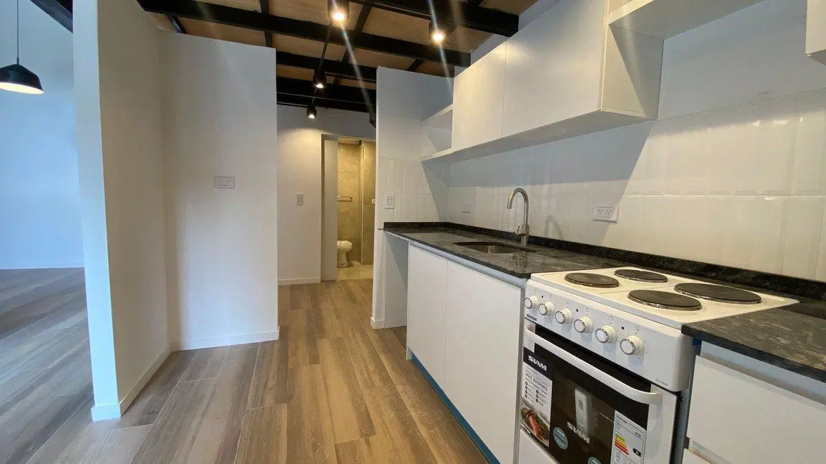 Departamento duplex en venta en La Boca con patio 2