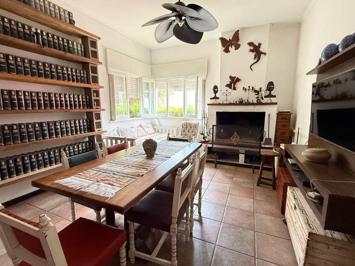 VENTA CASA 6 AMB. CON JARDIN Y PILETA. BANFIELD 5