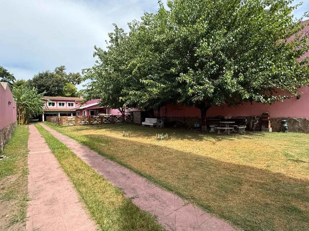 VENTA CASA 6 AMB. CON JARDIN Y PILETA. BANFIELD 4
