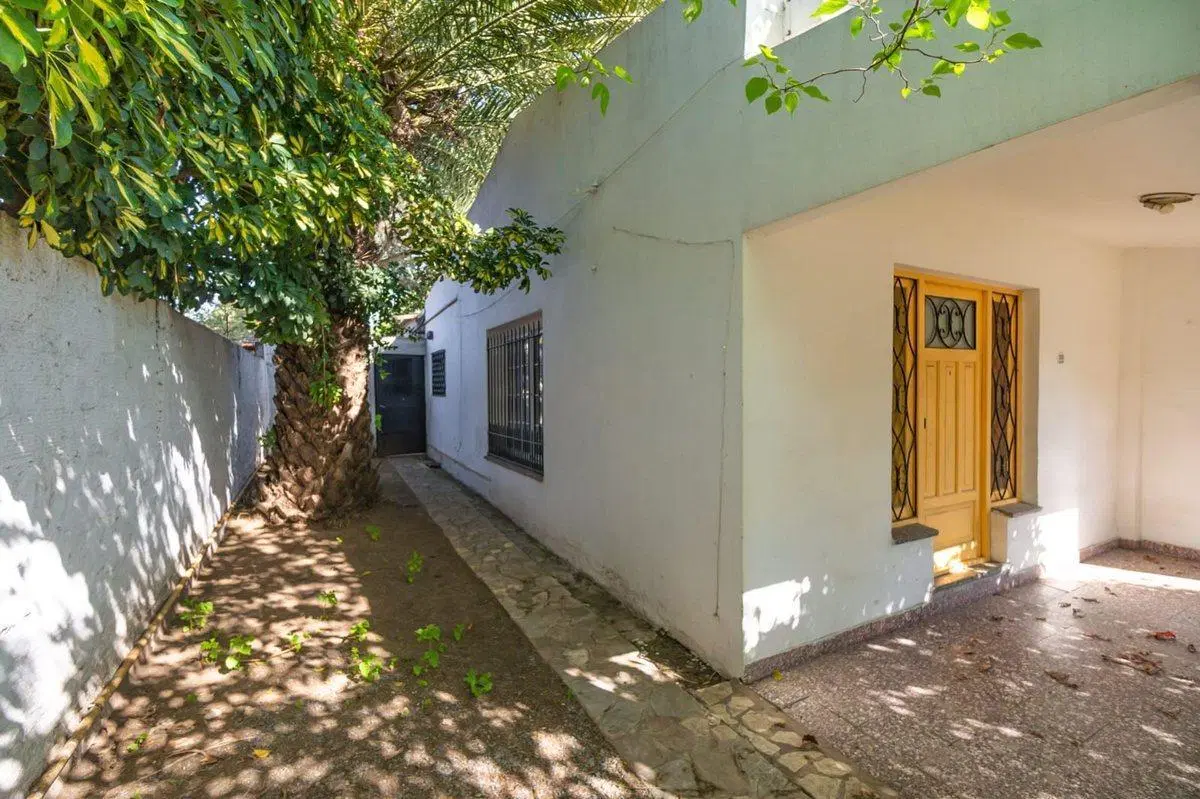 Venta Casa 4 ambientes con galpon Lomas de Zamora 4