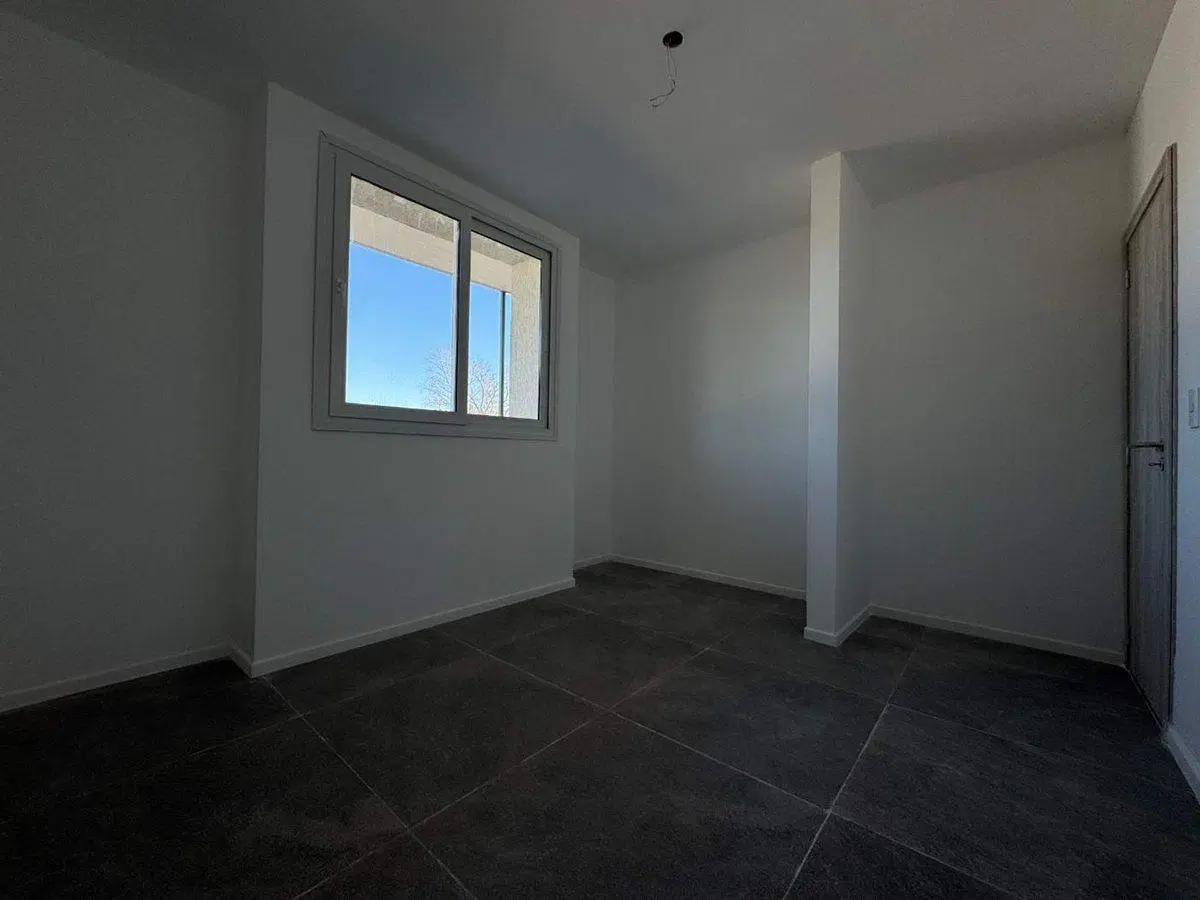 Dpto 2 amb en venta en Pilar c/balcón terraza 2