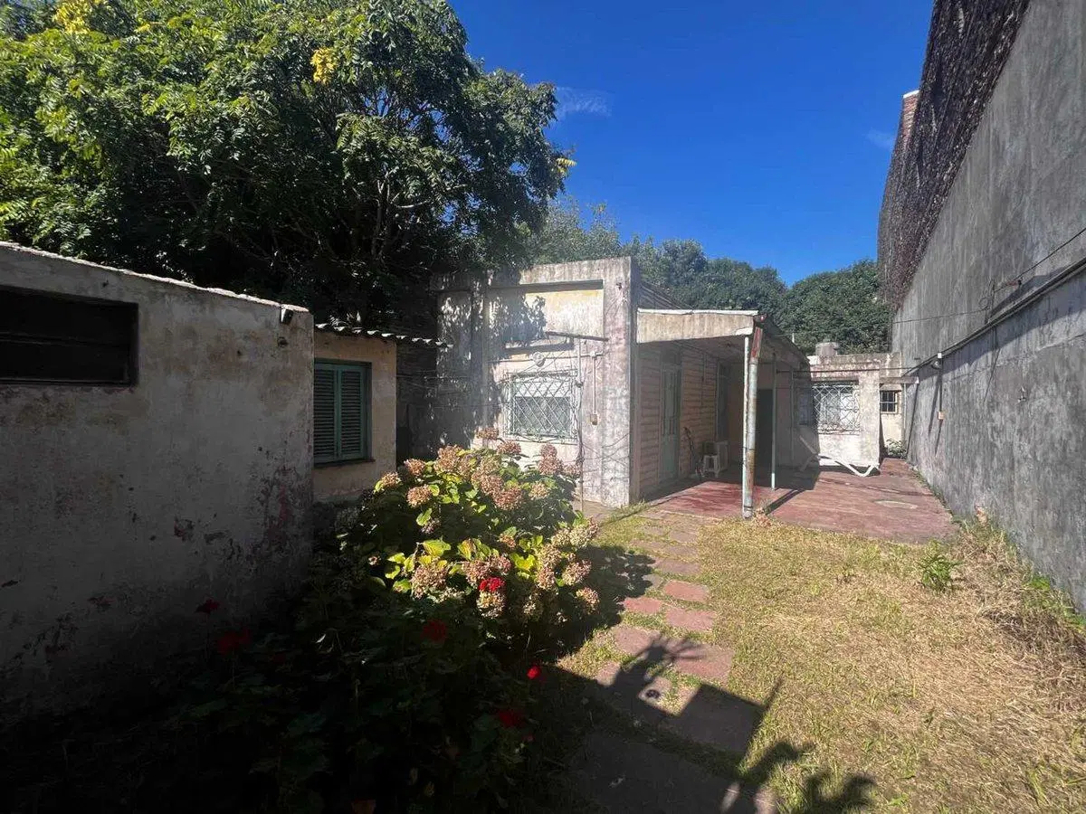 Venta casa lote propio de 520m2 a reciclar Sarandí 3
