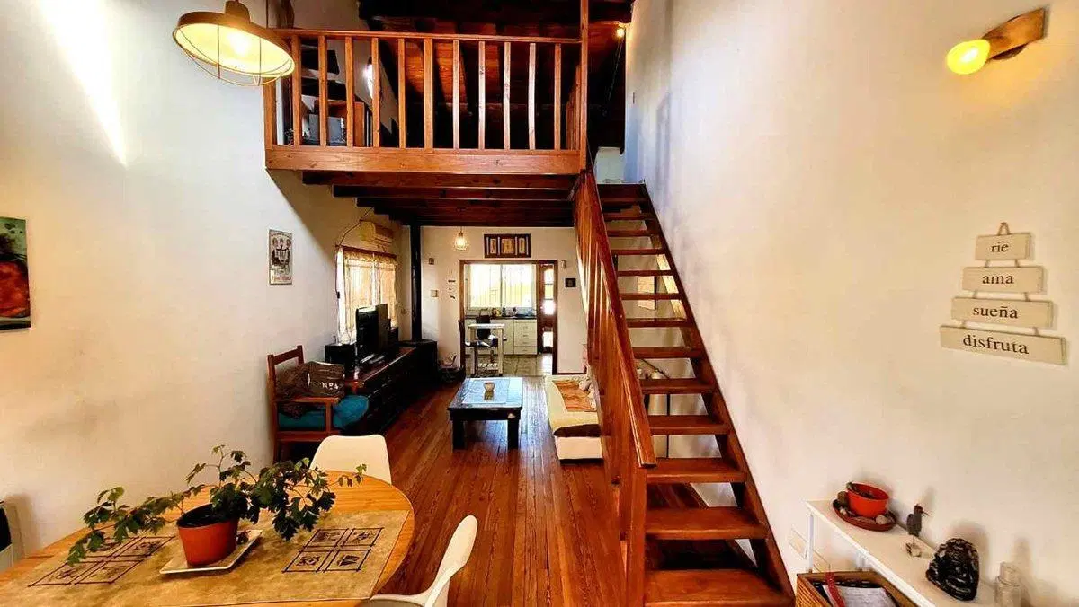 CASA 4 ambientes en venta con JARDIN y PILETA 4