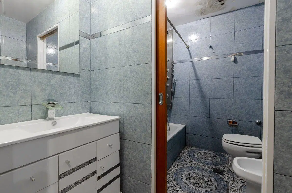 VENTA CASA 3 PISOS 6 AMB COCHERA FLORES 8
