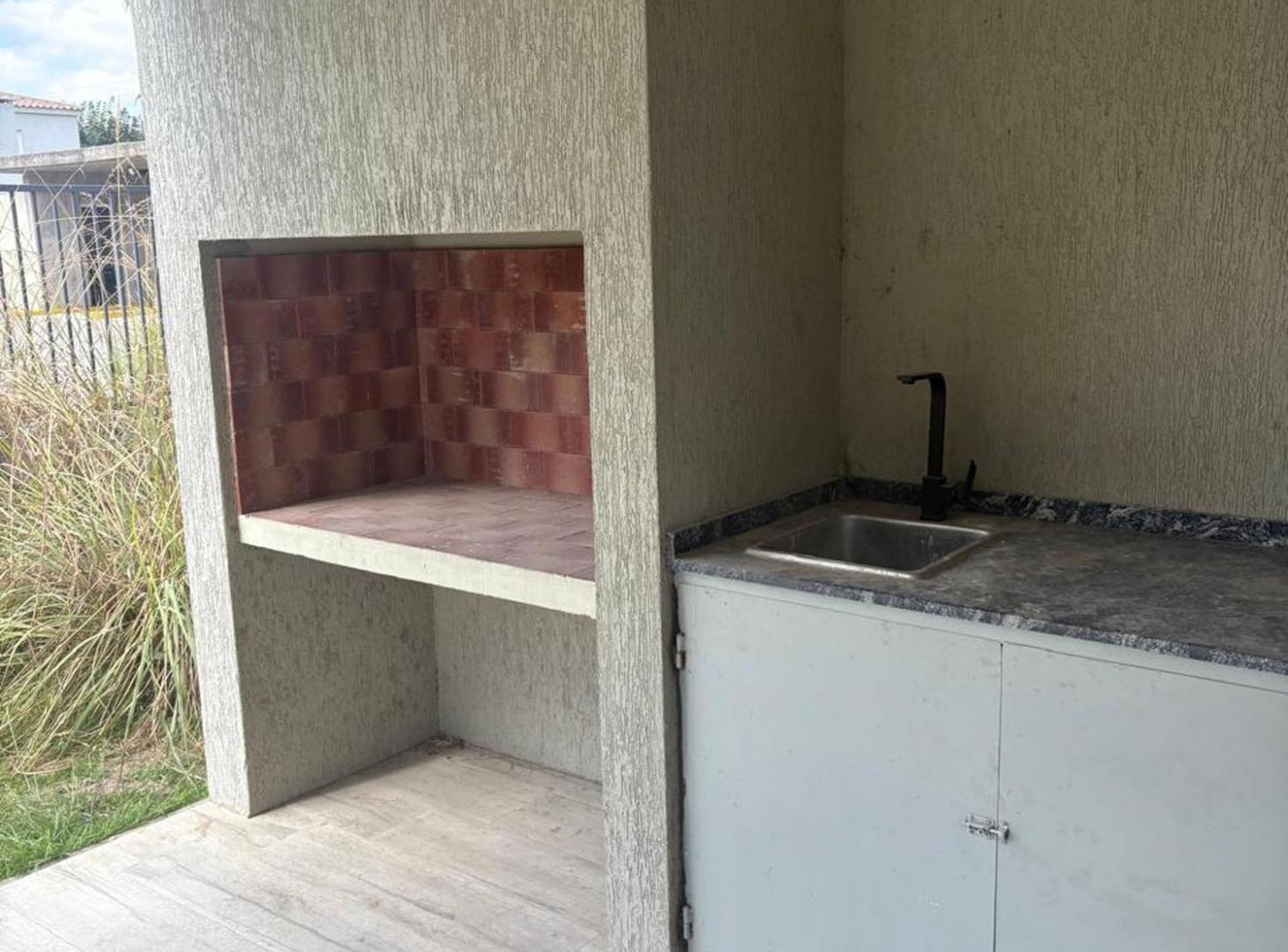 Foto de Venta casa 3 ambientes Chic Village jardin terraza, imagen 2