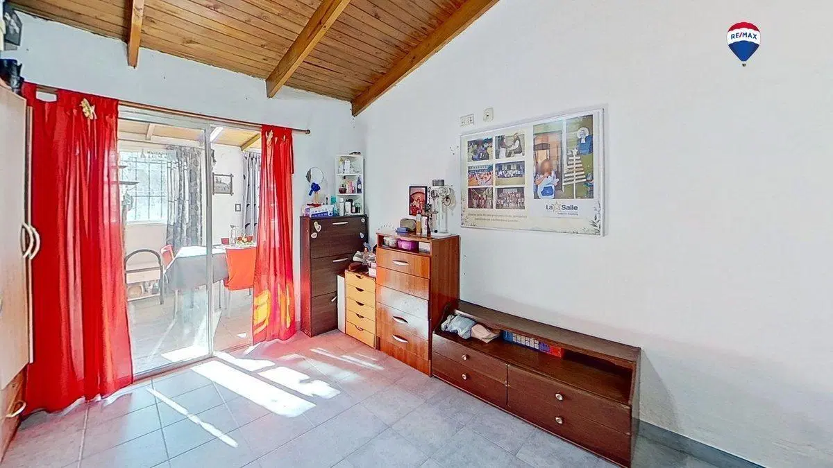 VENTA CASA GONZALEZ CATAN 4 AMB  ESQUINA  PERMUTA 5