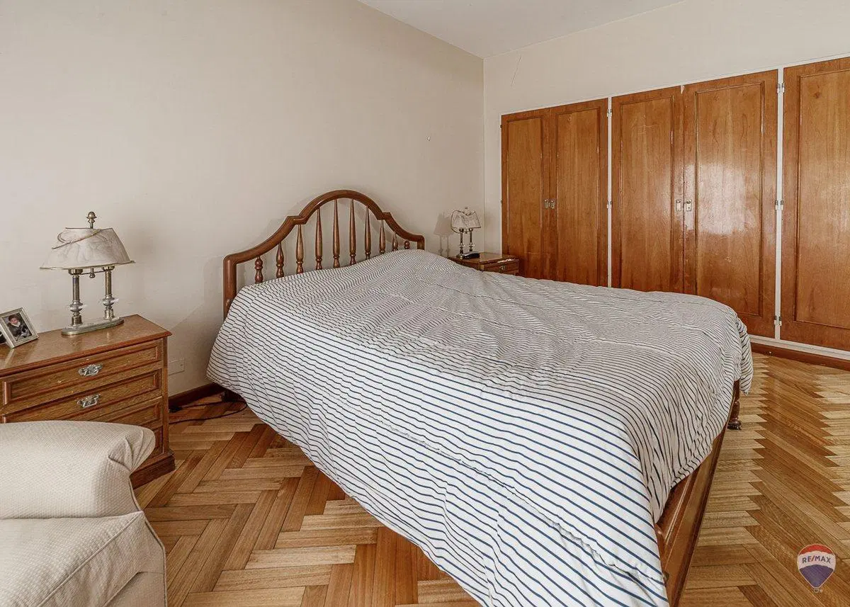 VENTA SEMIPISO BELGRANO 4 AMB DEPENDENCIA COCHERA 8