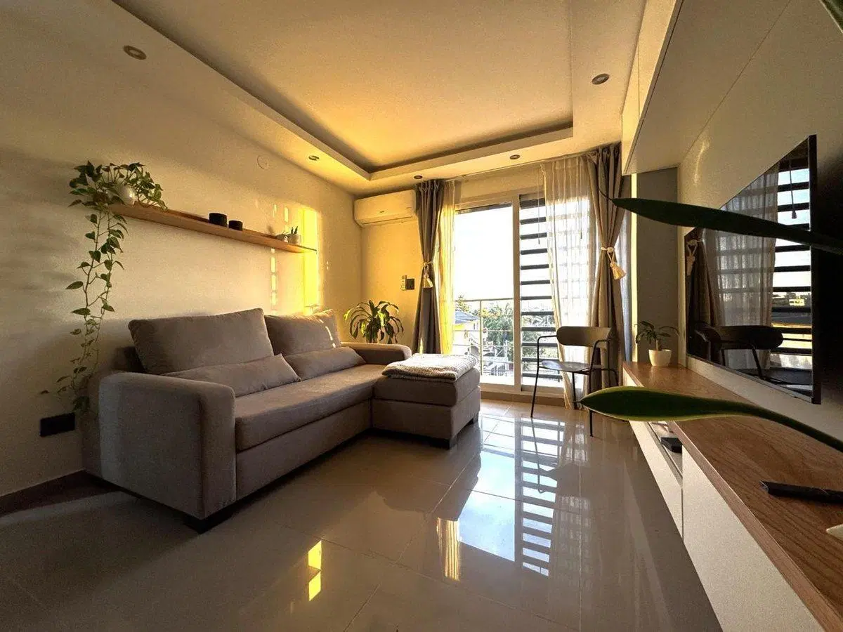 Dpto 3 ambientes en venta en Escobar con balcón 2