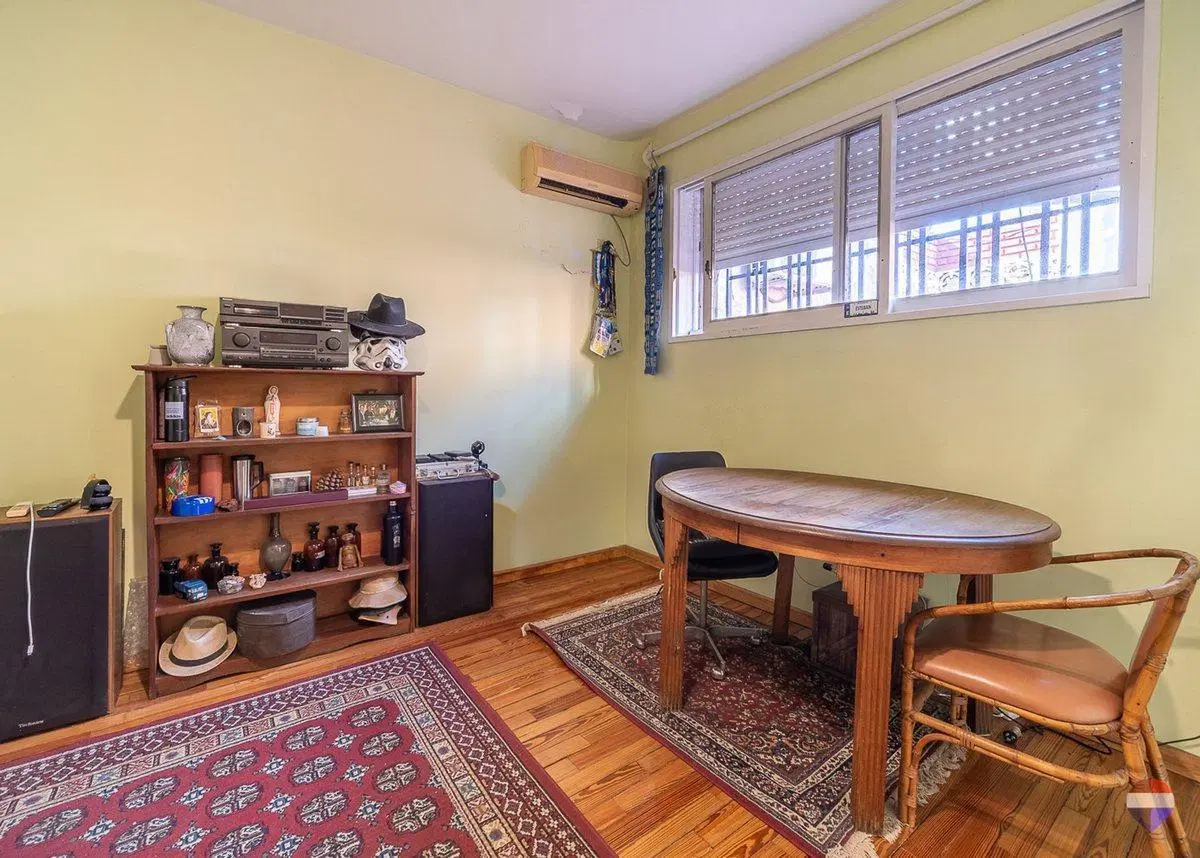 VENTA CASA 6 AMBIENTES COCHERA PATIO COLEGIALES 2